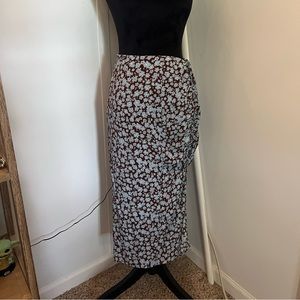 MIDI skirt with a leg slit